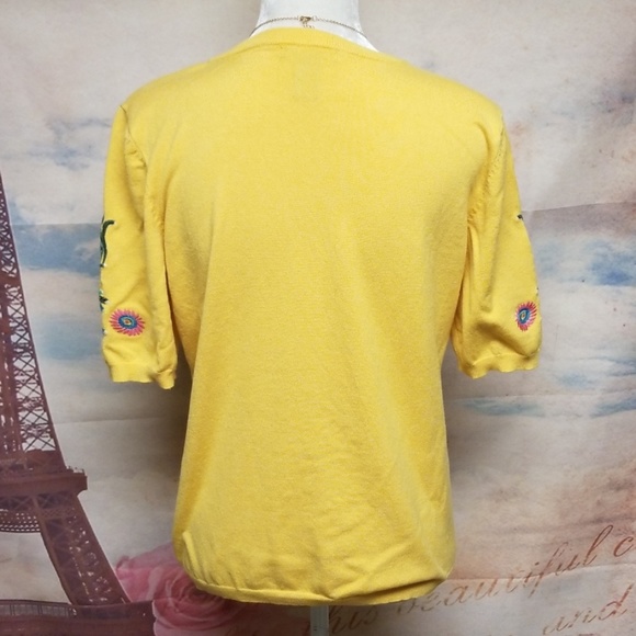 ⭐️ Chelsea & Theodore embroidered top - Picture 6 of 7